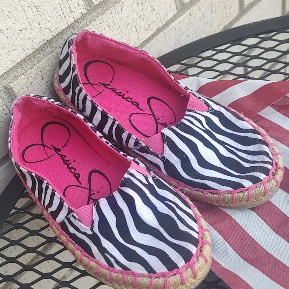 Jessica Simpson 👟 - Picture 7 of 9